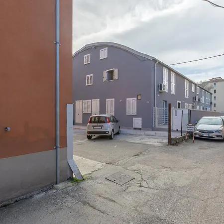 Guesthost - Casa Gemma Comfortable Daire *