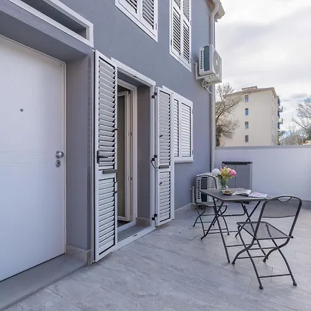 Guesthost - Casa Gemma Comfortable *